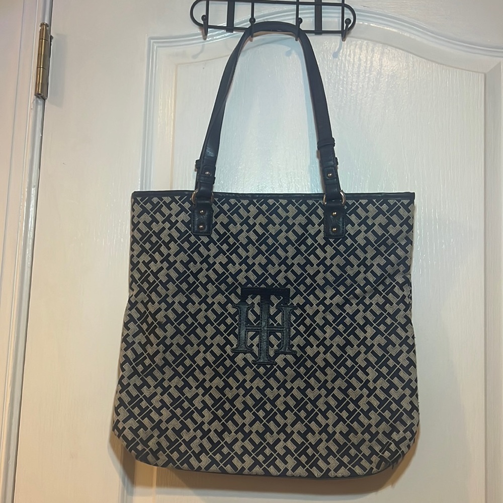 Tommy Hilfiger bag